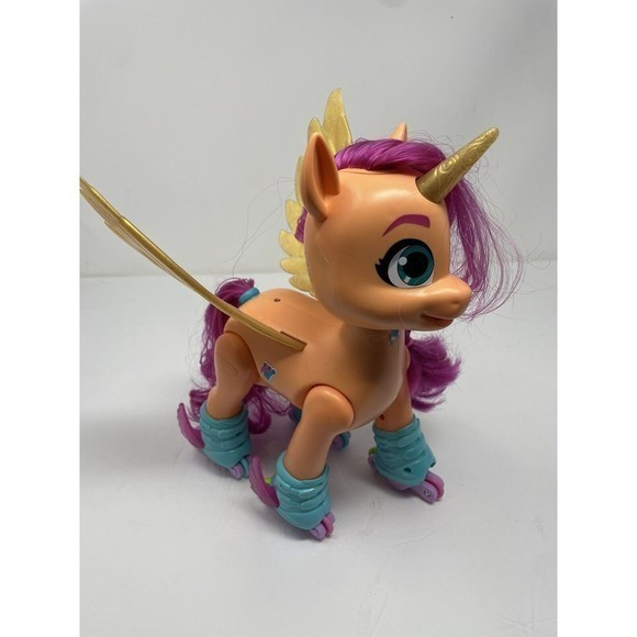 My Little Pony Sunny Starscout 10" New Generation Movie Roller Skates Electric - Picture 3 of 11